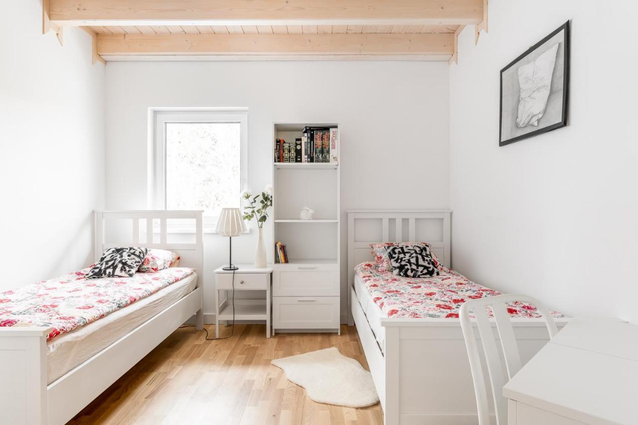 Babiogorska Perelka W Skandynawskim Stylu Z Sauna I Kominkiem Jordanow Bagian luar foto